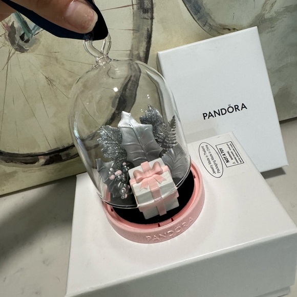 PANDORA limited edition ornament 🌸 - Picture 5 of 9